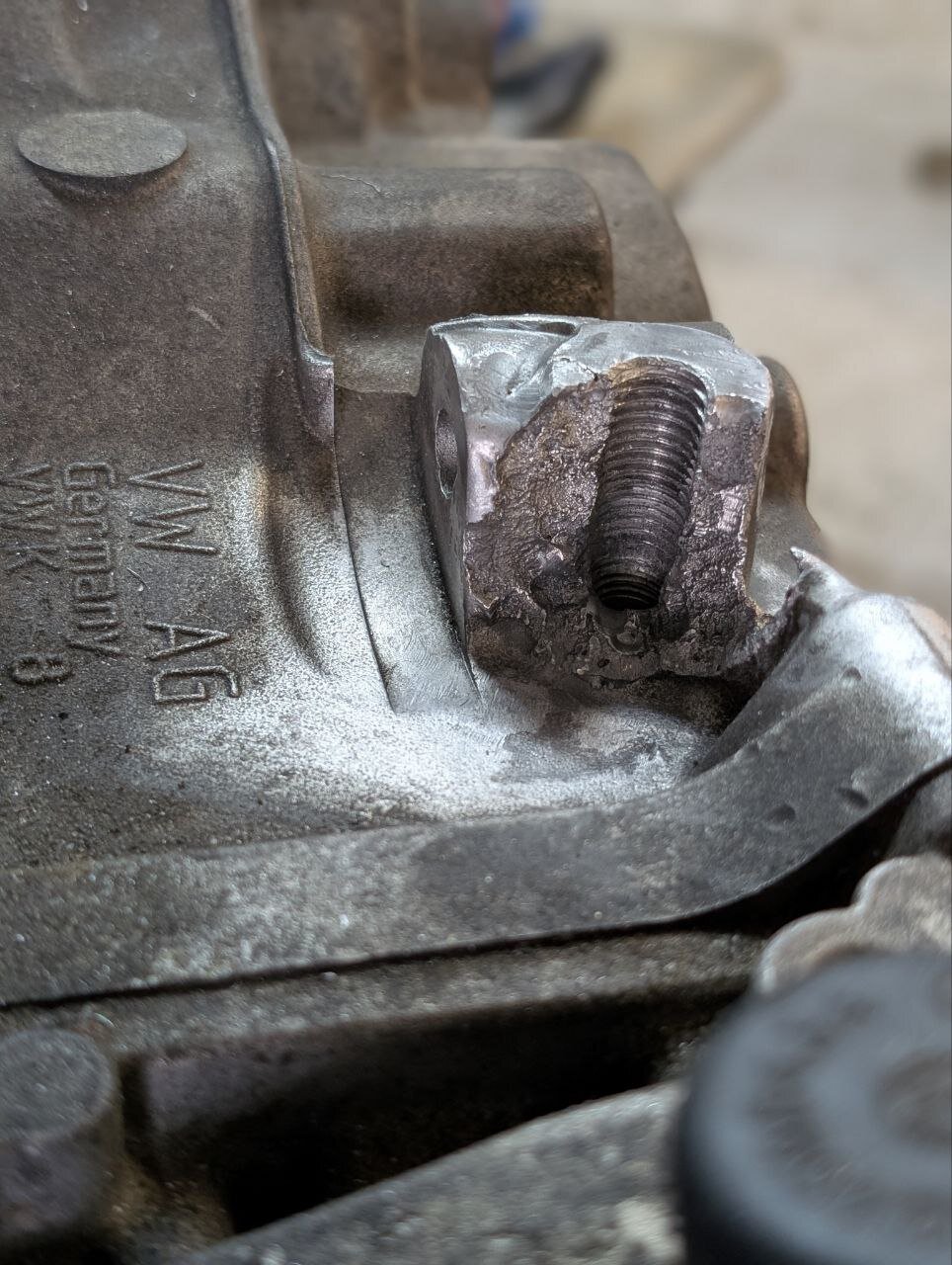 Reparación de soporte roscado en bloque motor de aluminio
