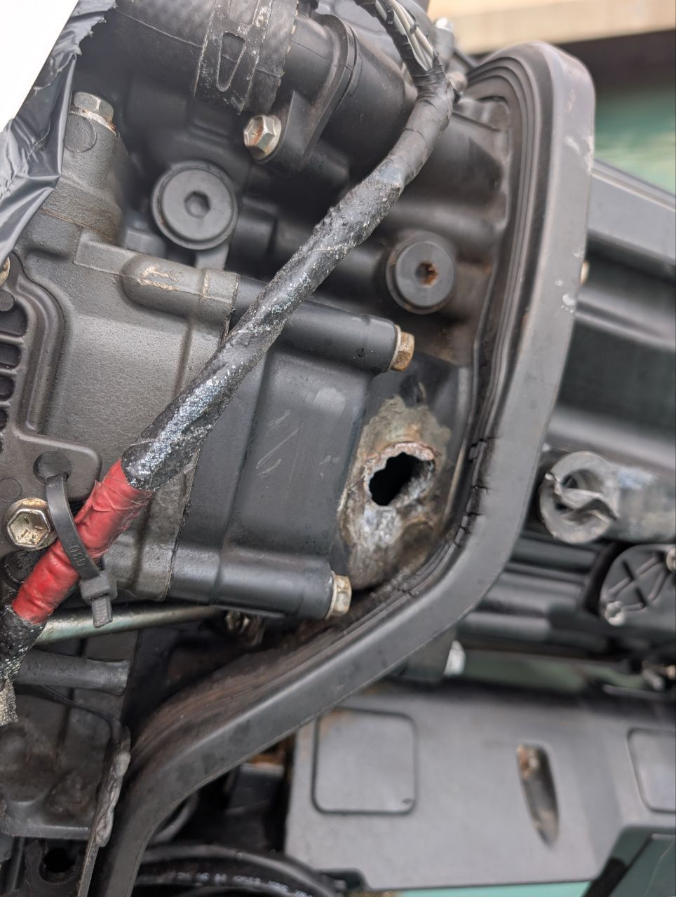 Reparación soldada en carcasa de motor de aluminio