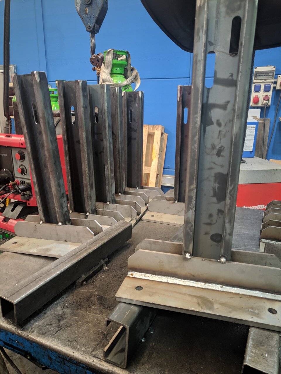 Fabricación de estructuras metálicas de acero al carbono en taller